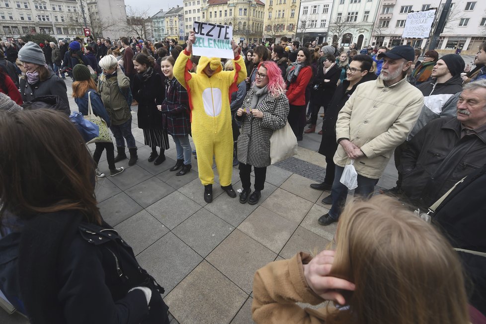 Studenti po celé České republice protestovali za ústavní hodnoty