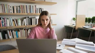 Přihlášky na střední školy 2026: Termíny, návod pro DiPSy a formulář ke stažení Přihlášky na střední školy 2026: Termíny, návod pro DiPSy a formulář ke stažení