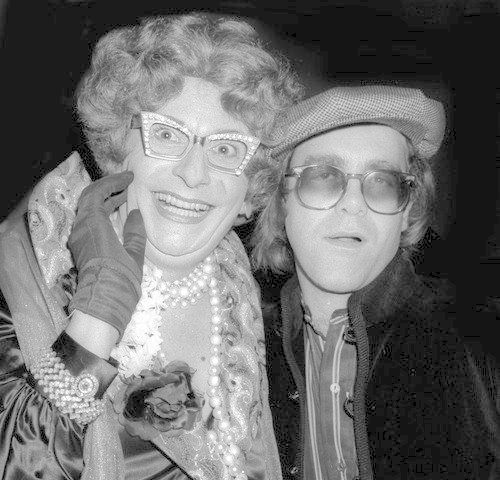 Elton John a Dame Edna