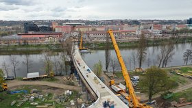 Dokončení stavebních prací na Štvanické lávce se blíží, hotovo by mělo být během první poloviny letošního roku