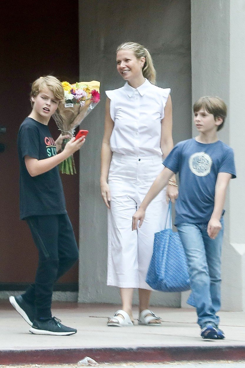 Gwyneth Paltrow s dcerou Apple a synem Moses.