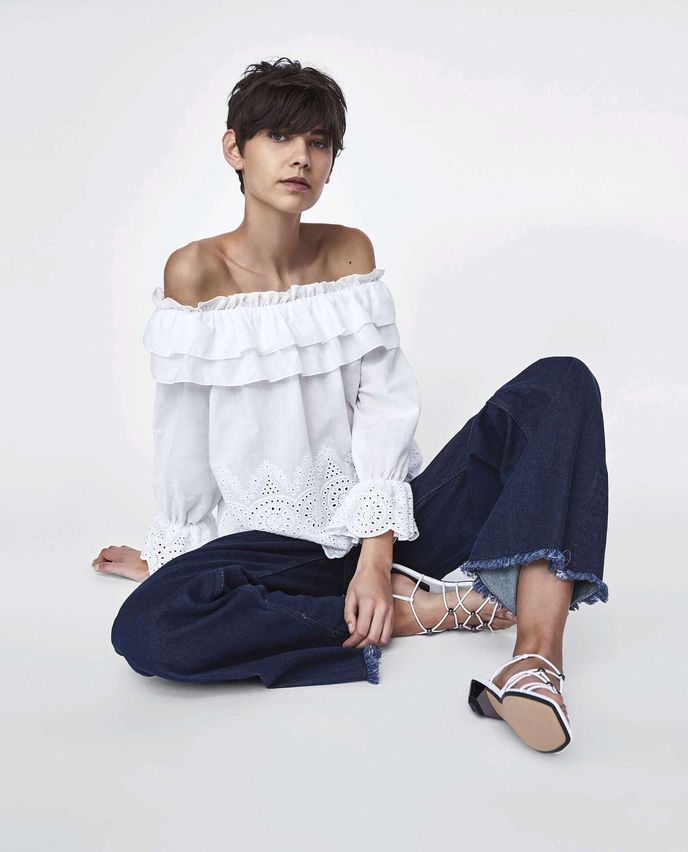 Halenka s odhalenými rameny, Zara, 799 Kč Halenka s odhalenými rameny, Zara, 799 Kč