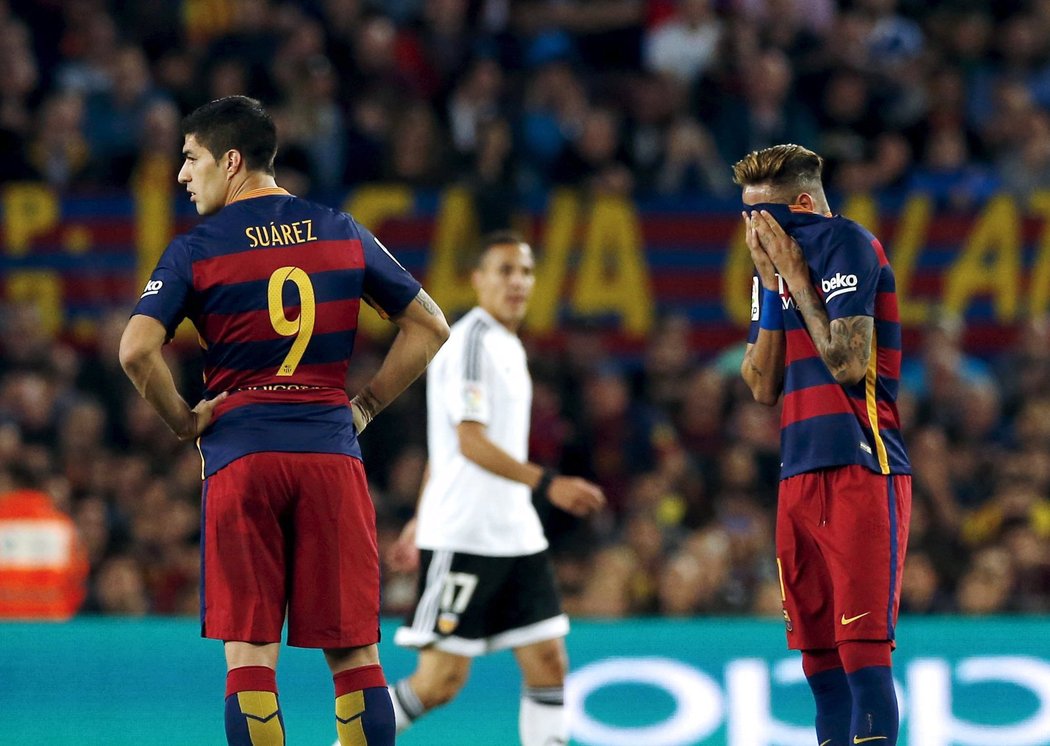 Zklamané hvězdy Barcelony Luis Suárez a Neymar