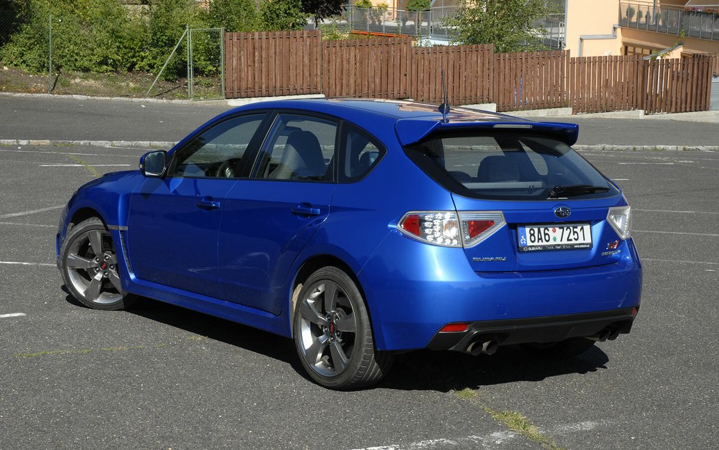 Subaru Impreza WRX STI s karoserií hatchback