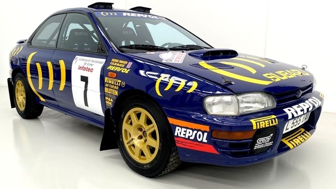 Závodní Subaru Impreza z roku 1994, se kterým jezdili mistři rallye Carlos Sainz i Colin McRae, se prodalo v přepočtu za 7,8 milionu korun.