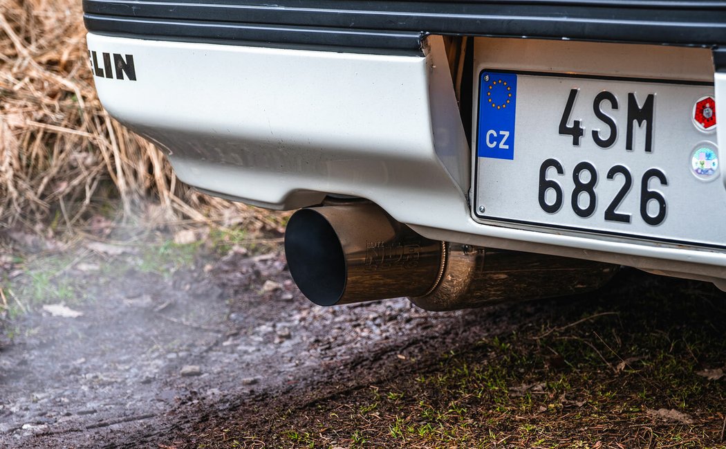 Signifikantní zvuk plochého čtyřválce si nespletete s ničím jiným. O tomto autě navíc víte už z velké dálky.