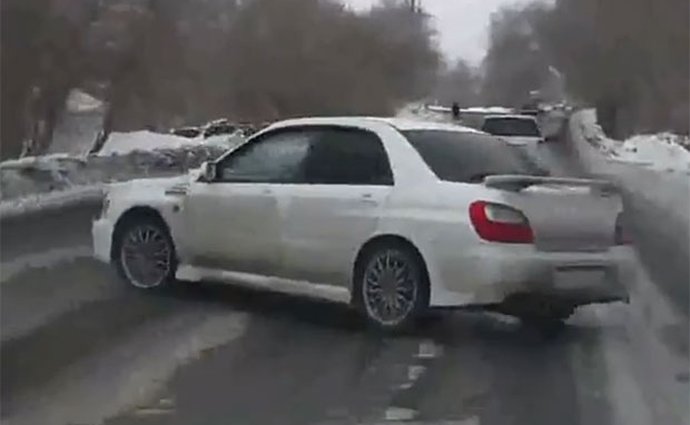Video: Podívejte se, jak se předjíždí se Subaru Impreza WRX