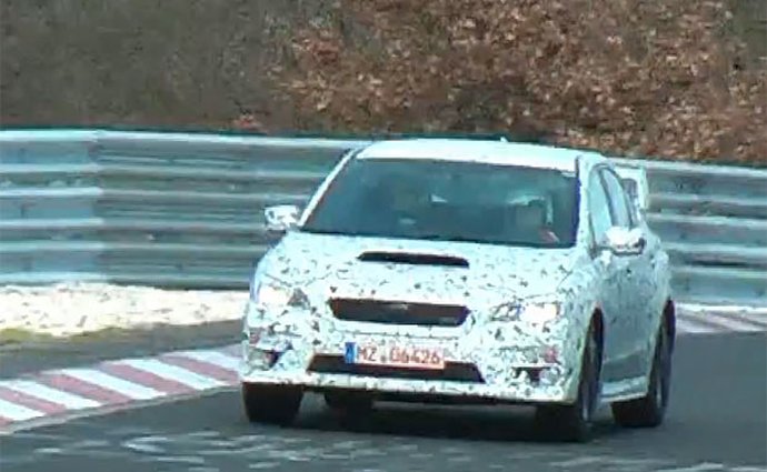 Subaru WRX 2015 testuje na okruhu Nürburgring