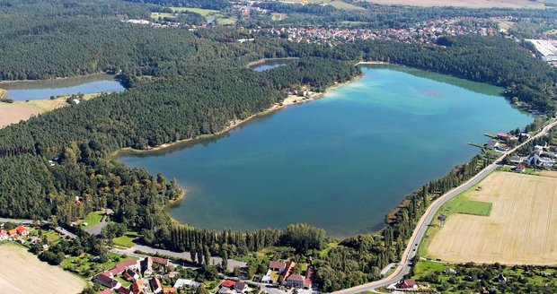 Letecký pohled na rybník "Bolevák" v Plzni