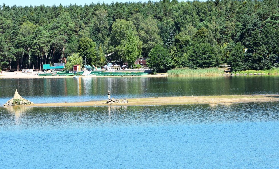 Kvůli úbytku vody v rybníku má &#34;Bolevák&#34; i ostrov.