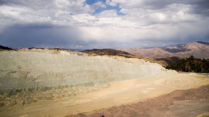 Stopy pravěkých ještěrů u bolivijského městečka Sucre