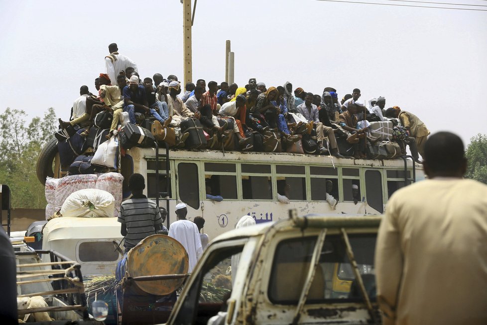 V africkém Súdánu dochází k útokům, zabíjení, únosům a zatýkání.