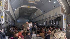 Operace Střelec aneb evakuace Súdánu v režii francouzské armády.