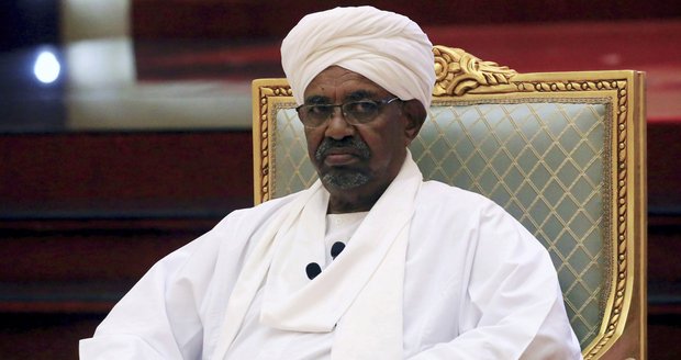 Exprezidenta viní z genocidy: Bašír si odsedí dva roky za praní špinavých peněz