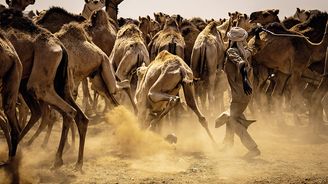 Súdán: Milá setkání zavátá pískem