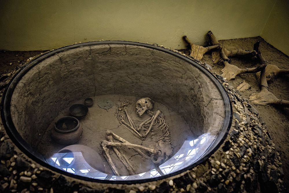 Muzeum v Kermě bylo založeno v roce 2008 a vedle unikátní sbírky sedmi granitových sošek zahrnuje také kolekci keramiky či kostních pozůstatků