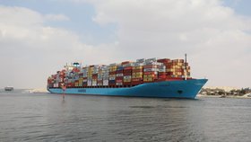 Lodě proplouvající Suezským průplavem (30. 3. 2021)