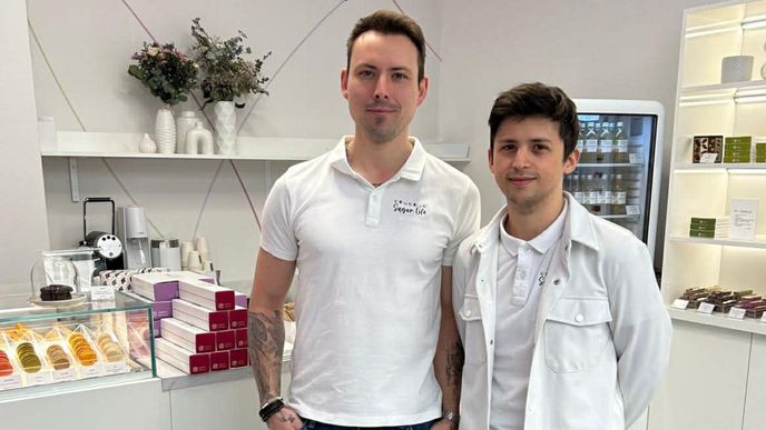 Zakladatelé cukrárny Sugar Life Vlad Raysnyy a Filip Sokol (vlevo) Zakladatelé cukrárny Sugar Life Vlad Raysnyy a Filip Sokol (vlevo)