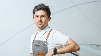 Vlad Ryasnyy věří, že cukrařina je chemický obor, do makronek se nebojí namíchat pesto nebo lanýže Vlad Ryasnyy věří, že cukrařina je chemický obor, do makronek se nebojí namíchat pesto nebo lanýže