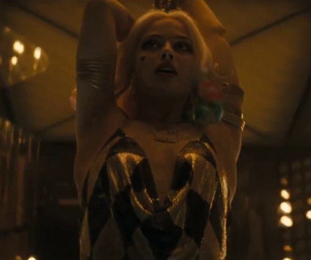 Harley Quinn jako striptérka