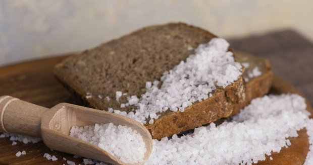 Češi konzumují až třikrát více soli, než je zdraví prospěšné