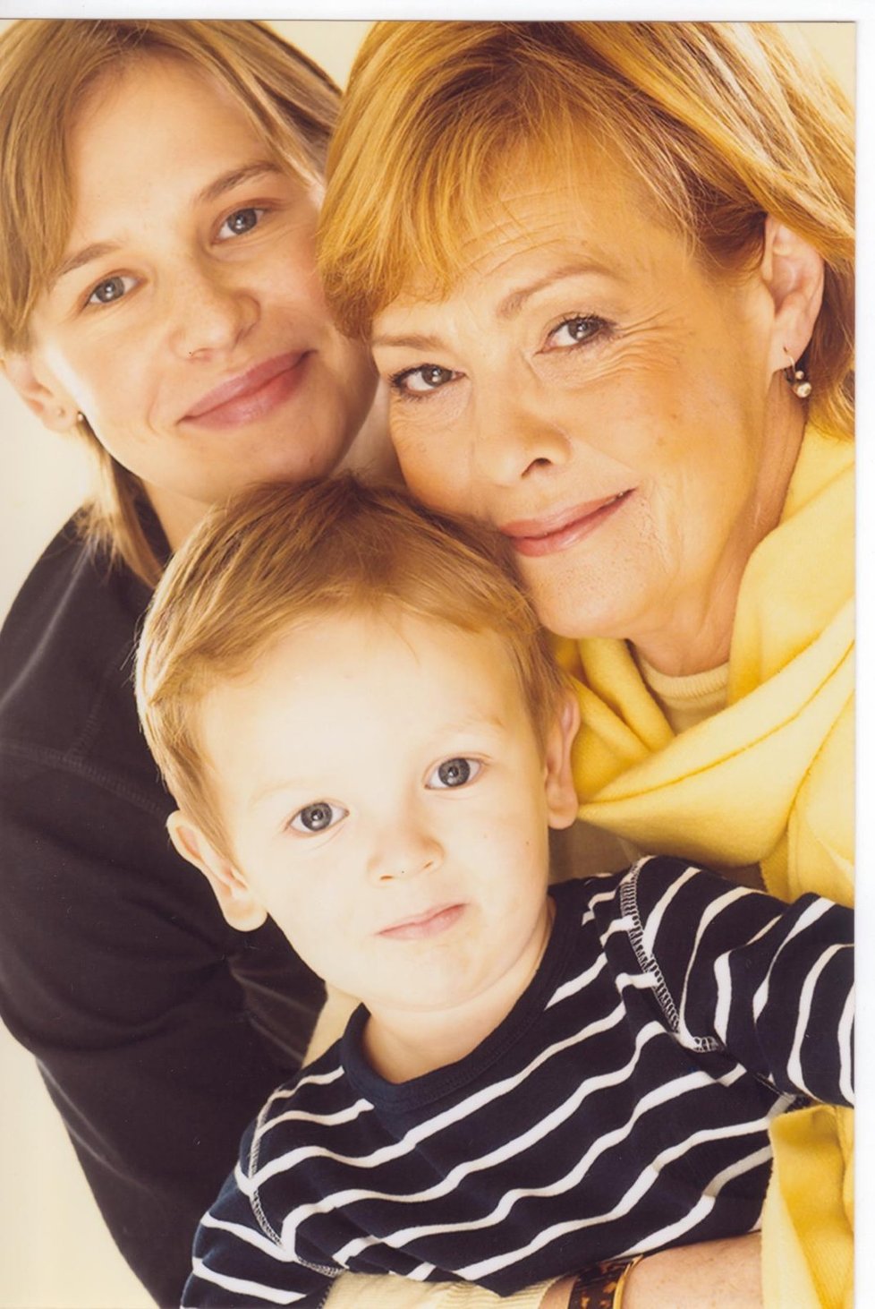 2008: Dvojici ve složení Jana a Rozárka rozšířil první vnuk Maxík.