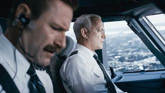 „Sully: Zázrak na řece Hudson“ je mírně retardovaný pomník americkému hrdinovi