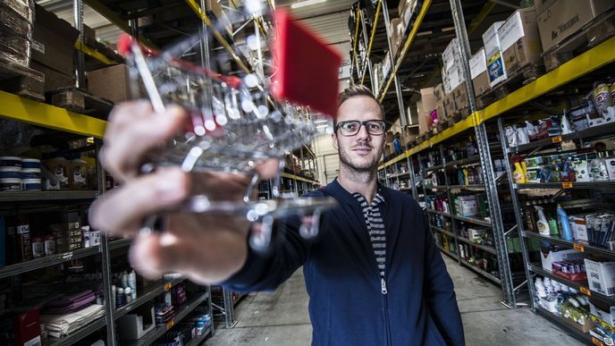 Jakub Šulta, zakladatel e-shopu s potravinami Košík.cz, se o něj bude napůl dělit s Mall Group.