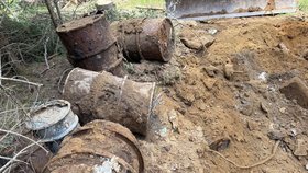 V NP Šumava unikají toxické látky, které tam zanechala tehdejší československá armáda.
