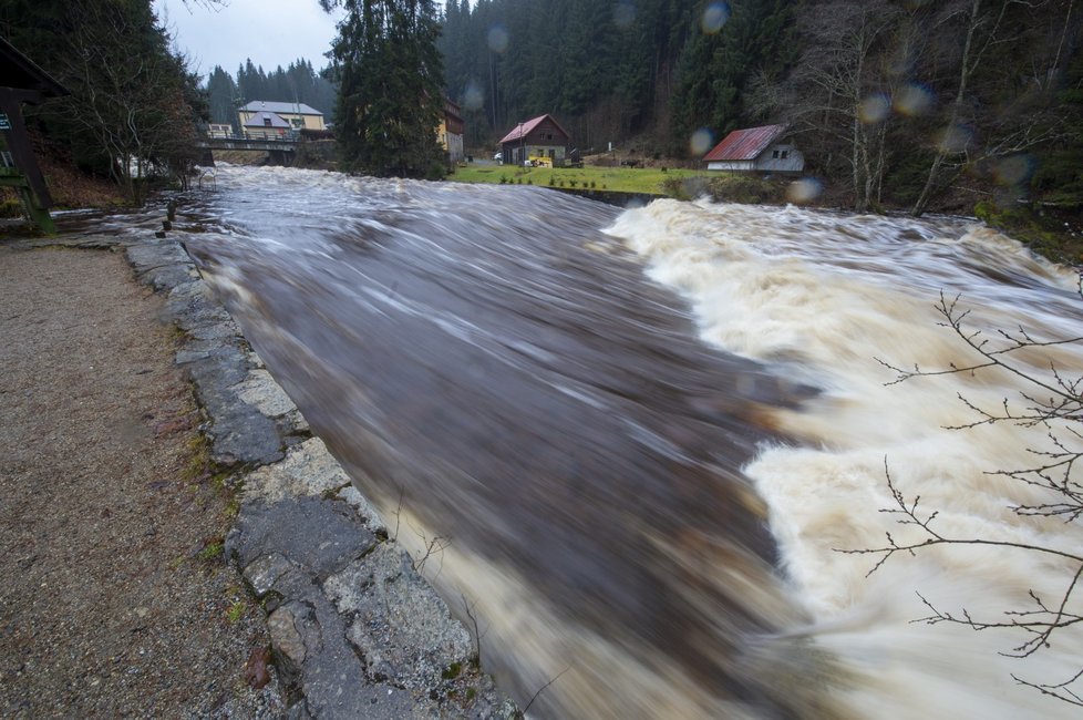 Zvýšené hladiny řek na Šumavě (4.1.2021)