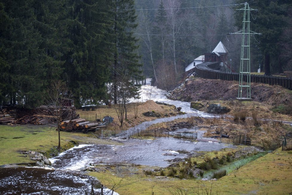 Zvýšené hladiny řek na Šumavě (4.1.2021)