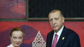 Summit G20 v Indonésii, Bali: turecký prezident Tayyip Erdogan a italská premiérka Giorgia Meloniová