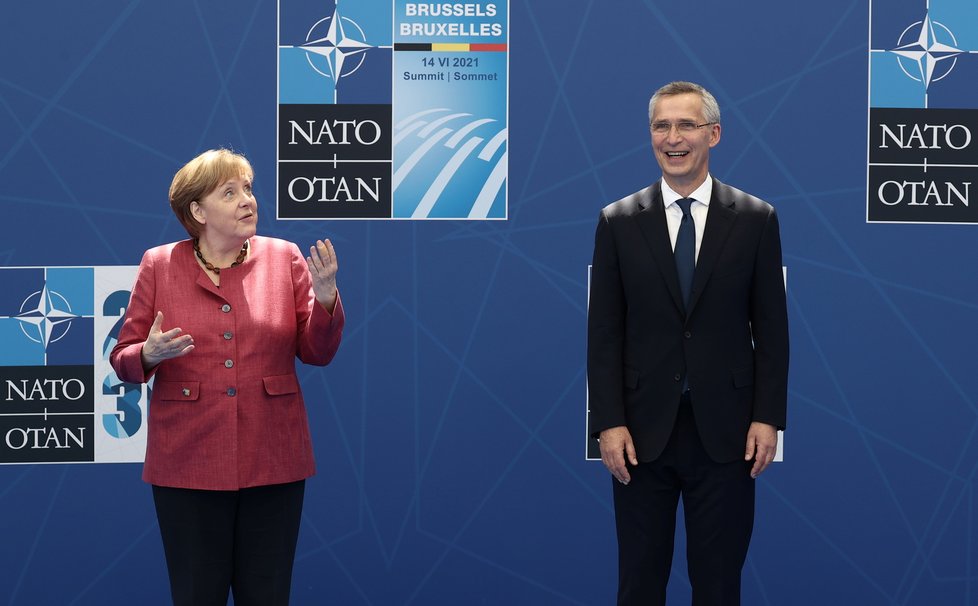 Summit NATO v Bruselu:Angela Merkelová a Jens Stoltenberg  (14.6.2021)