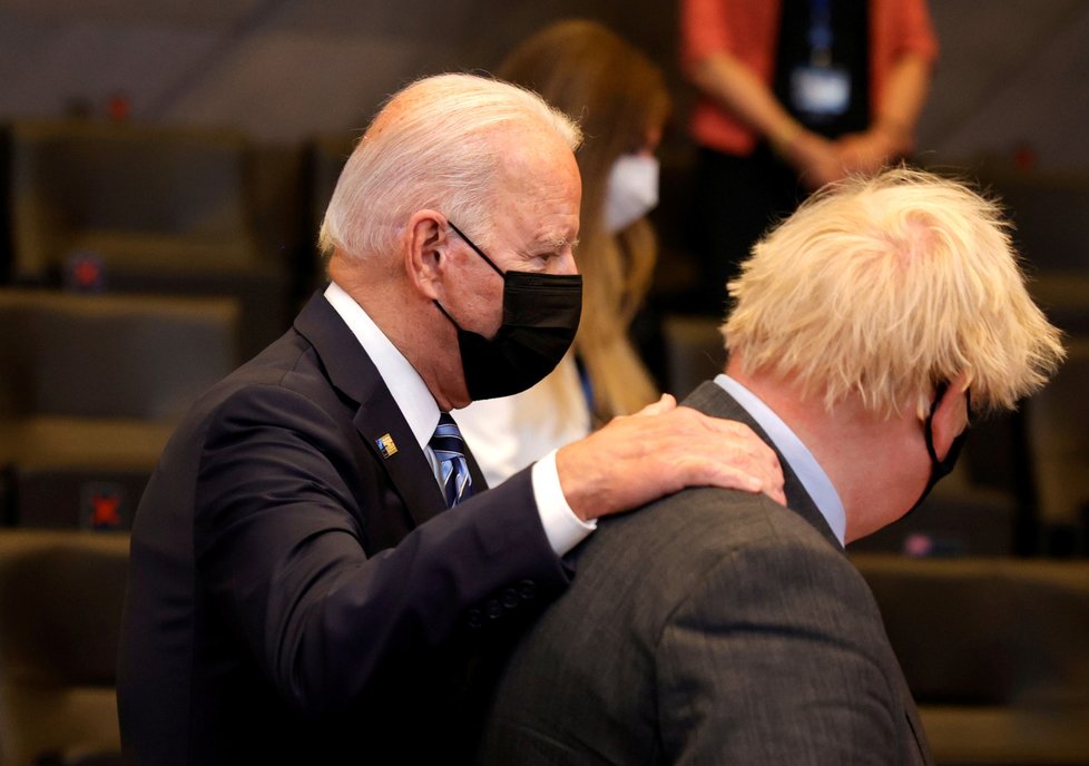 Summit NATO v Bruselu: Joe Biden a Boris Johnson (14.6.2021)