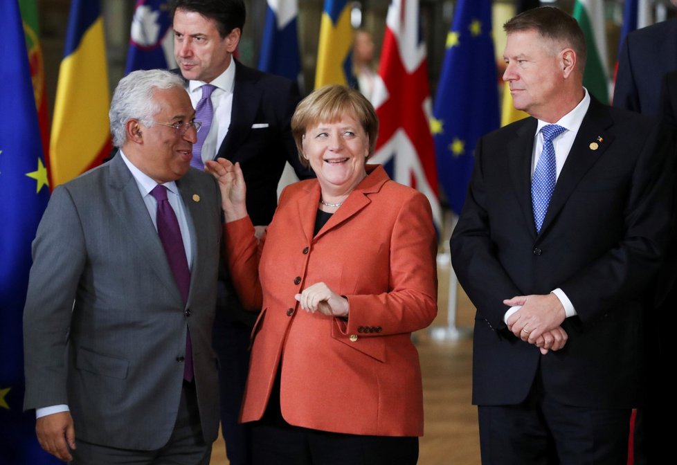 Summit EU v Bruselu: zleva: portugalský premiér Antonio Costa, italský premiér Giuseppe Conte, německá kancléřka Anglea Merkelová, rumunský prezident Klaus Iohannis