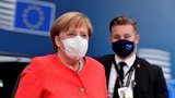 Dohoda v nedohlednu: Lídři „porcovali medvěda“ celou noc, Merkelová připustila blamáž