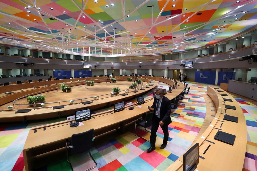 Summit EU v Bruselu, který je věnovaný víceletému rozpočtu a fondu obnovy (17. 7. 2020)