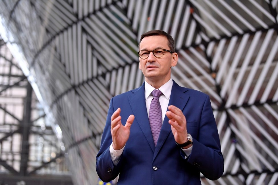 Polský premiér Mateusz Morawiecki na summitu evropských lídrů v Bruselu (10. 12. 2020)