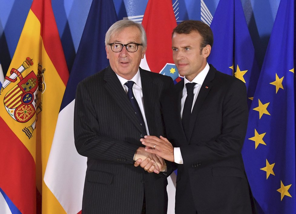 Macron a Juncker na summitu EU o migraci