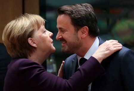 Mimořádný summit EU: Německá kancléřka Angela Merkelová a lucemburský premiér Xavier Bettel (20. 2. 2020)