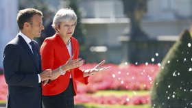 Britská premiérka Theresa Mayová dnes naznačila, že by upřednostnila odchod Británie z EU bez dohodnutí podmínek rozluky před současnou nabídkou Bruselu týkající se budoucích vztahů.