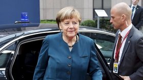 Summit EU v Bruselu: Angela Merkelová dorazila na druhý den jednání