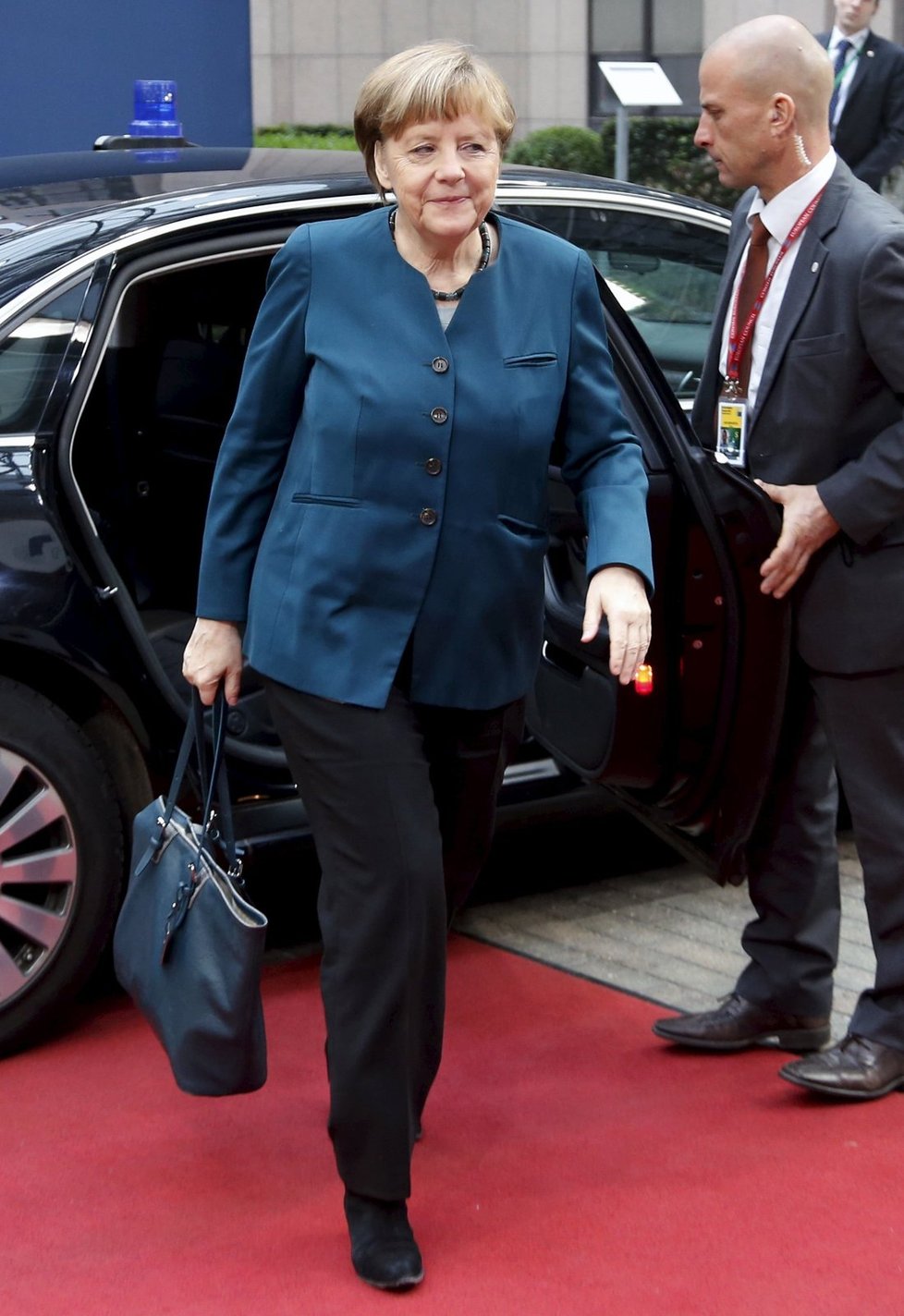 Summit EU v Bruselu: Angela Merkelová dorazila na druhý den jednání
