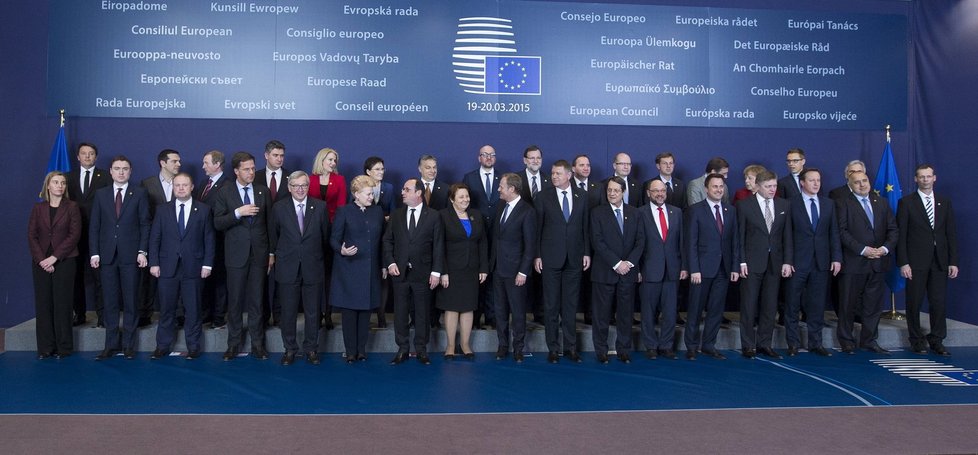 Summit EU v Bruselu: Společné foto evropských představitelů