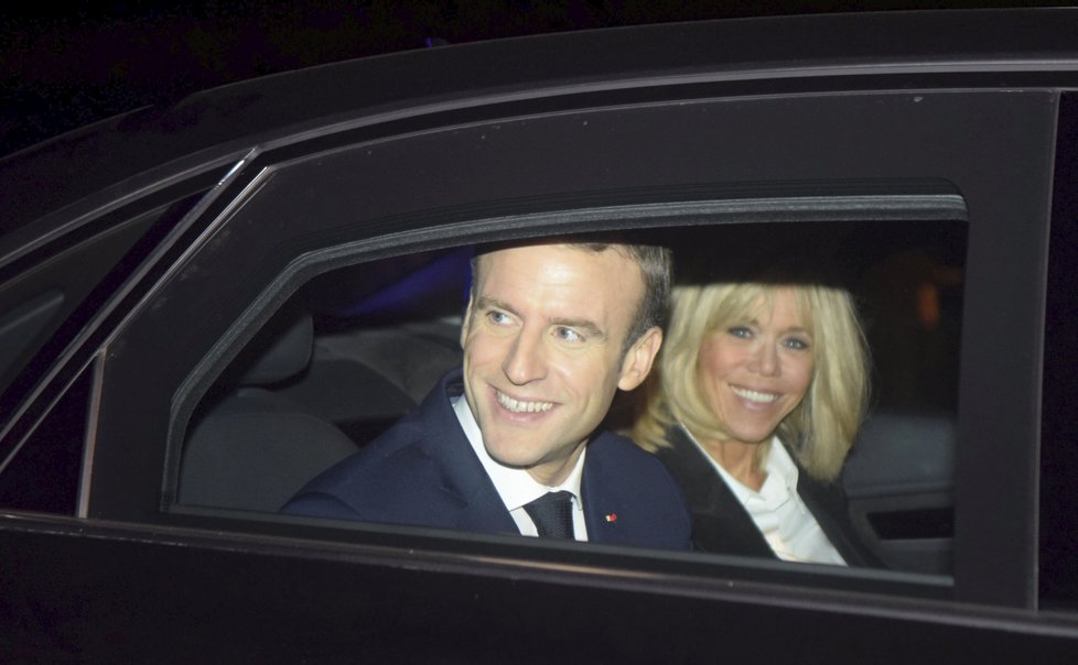 Na summit G20 do Argentiny přijel francouzský prezident Emmanuel Macron s manželkou.