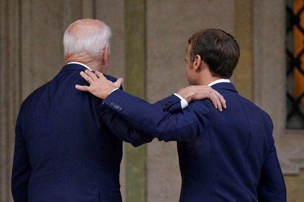 Summit ekonomik G20 v Římě: Americký prezident Joe Biden a prezident Francie Emmanuel Macron (30.10.2021)