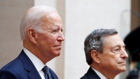 Summit ekonomik G20 v Římě: Americký prezident Joe Biden a italský premiér Mario Draghi (30. 10. 2021)