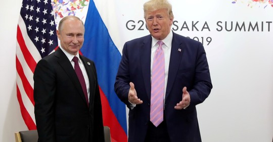 Lídři dvou světových velmocí: Donald Trump a Vladimír Putin na summitu G20 