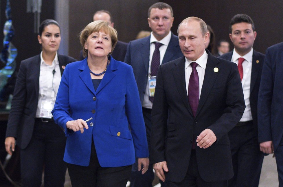 Summit G20 v Turecku: Angela Merkel a Vladimir Putin