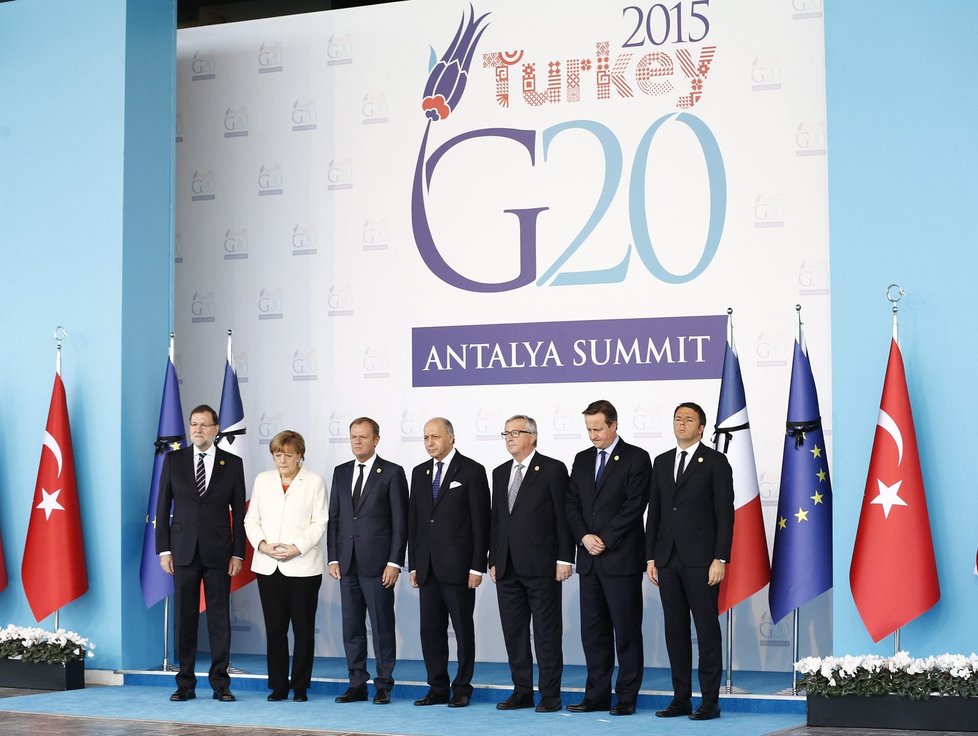 Summit G20 v Turecku: Minuta ticha za oběti z Paříže